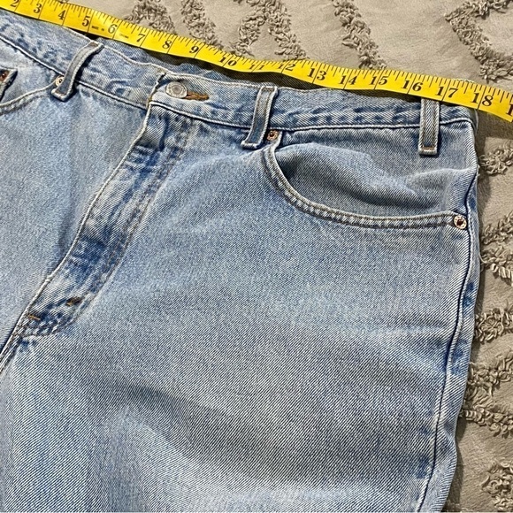 VINTAGE Levi’s 550 Relaxed Fit *CROPPED* size 38w 30l - Picture 7 of 10